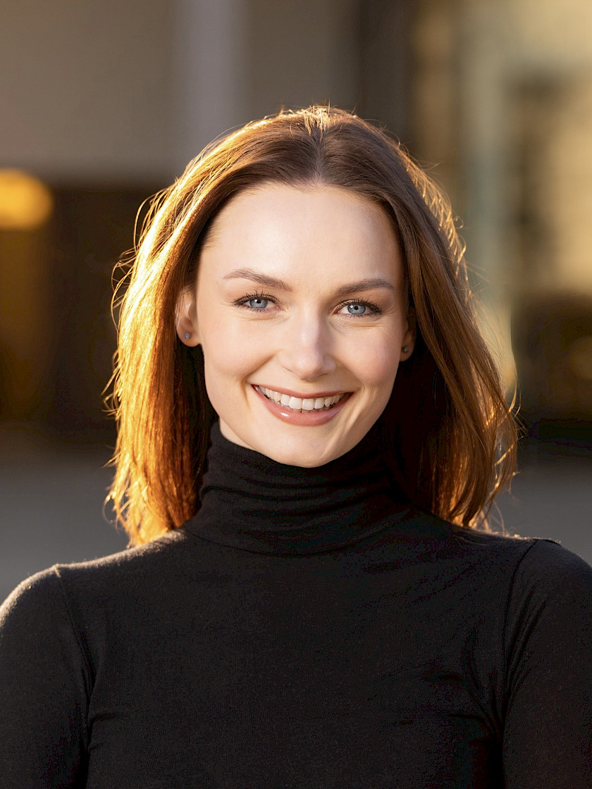 Amelie Marie Fischer, Engaged Scholar & Consultant at the Future of Work Lab, University of Konstanz, speaker at the Wherever Whenever – Work Culture Festival 2026. Photo: © Amelie Marie Fischer