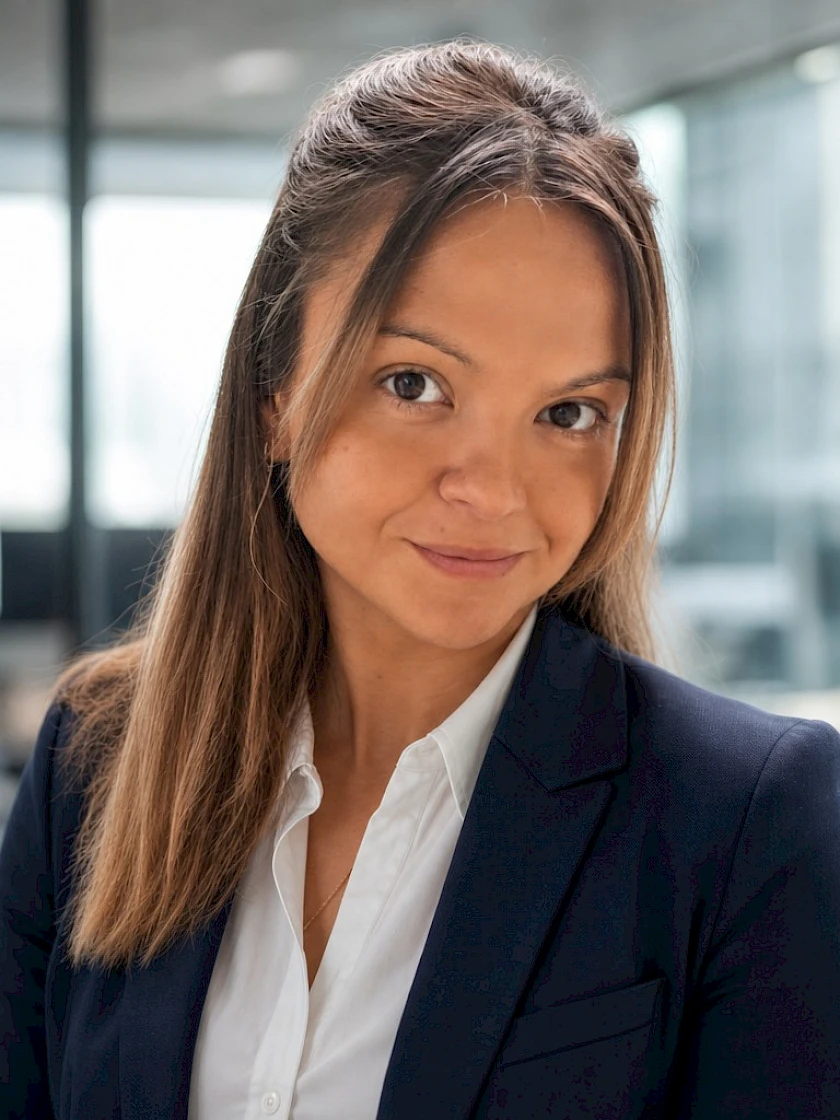 Alina Selbach, Global Head of AI bei TÜV Rheinland, Speakerin beim Wherever Whenever – Work Culture Festival 2026. Foto: © Alina Selbach
